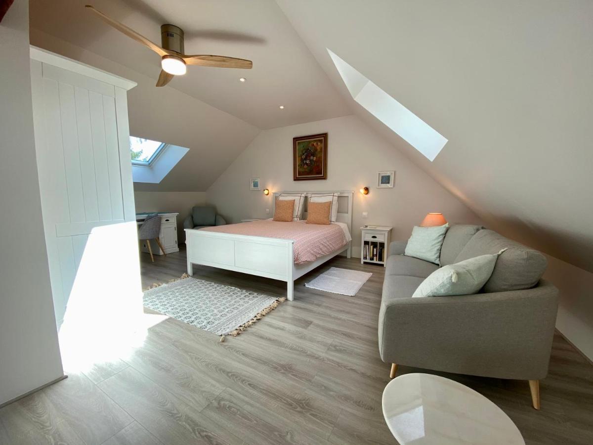 Sans Souci Bed And Breakfast Luxe Heated Pool And Restaurant Luzille Ngoại thất bức ảnh
