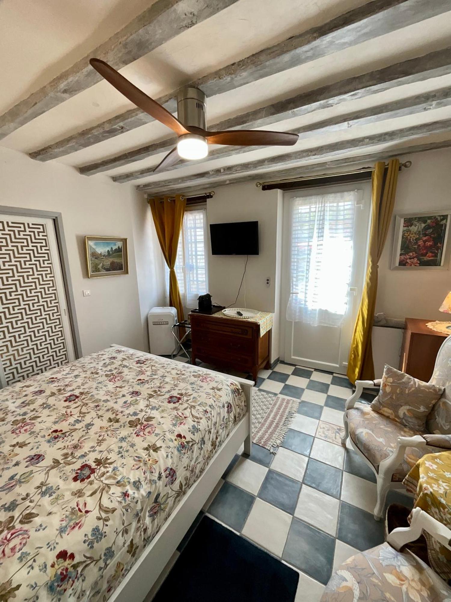 Sans Souci Bed And Breakfast Luxe Heated Pool And Restaurant Luzille Ngoại thất bức ảnh