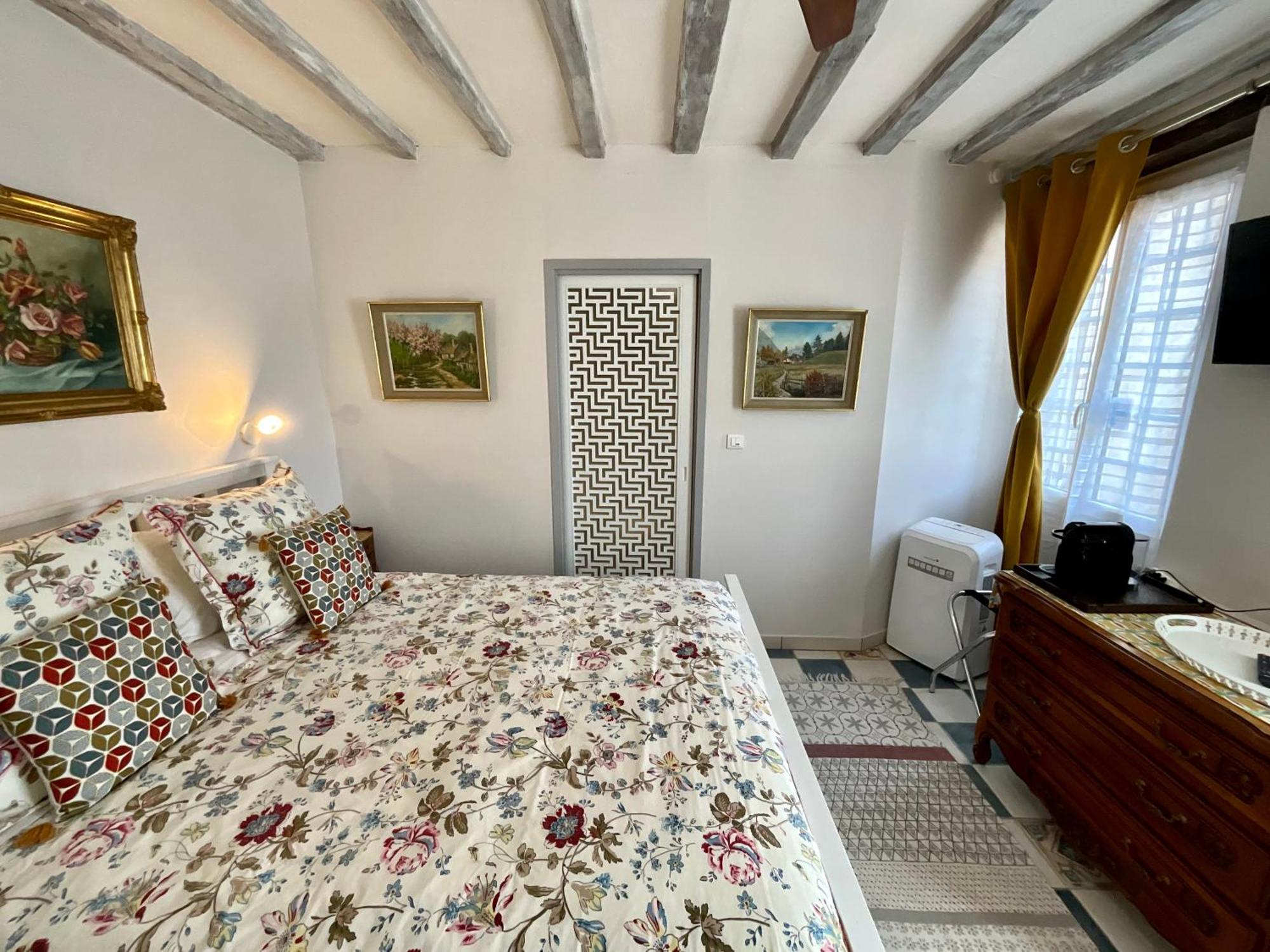 Sans Souci Bed And Breakfast Luxe Heated Pool And Restaurant Luzille Ngoại thất bức ảnh
